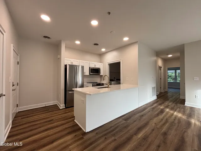 $2,741 | 60 Weibel Avenue, Unit 1EL102, Saratoga Springs, NY 12866