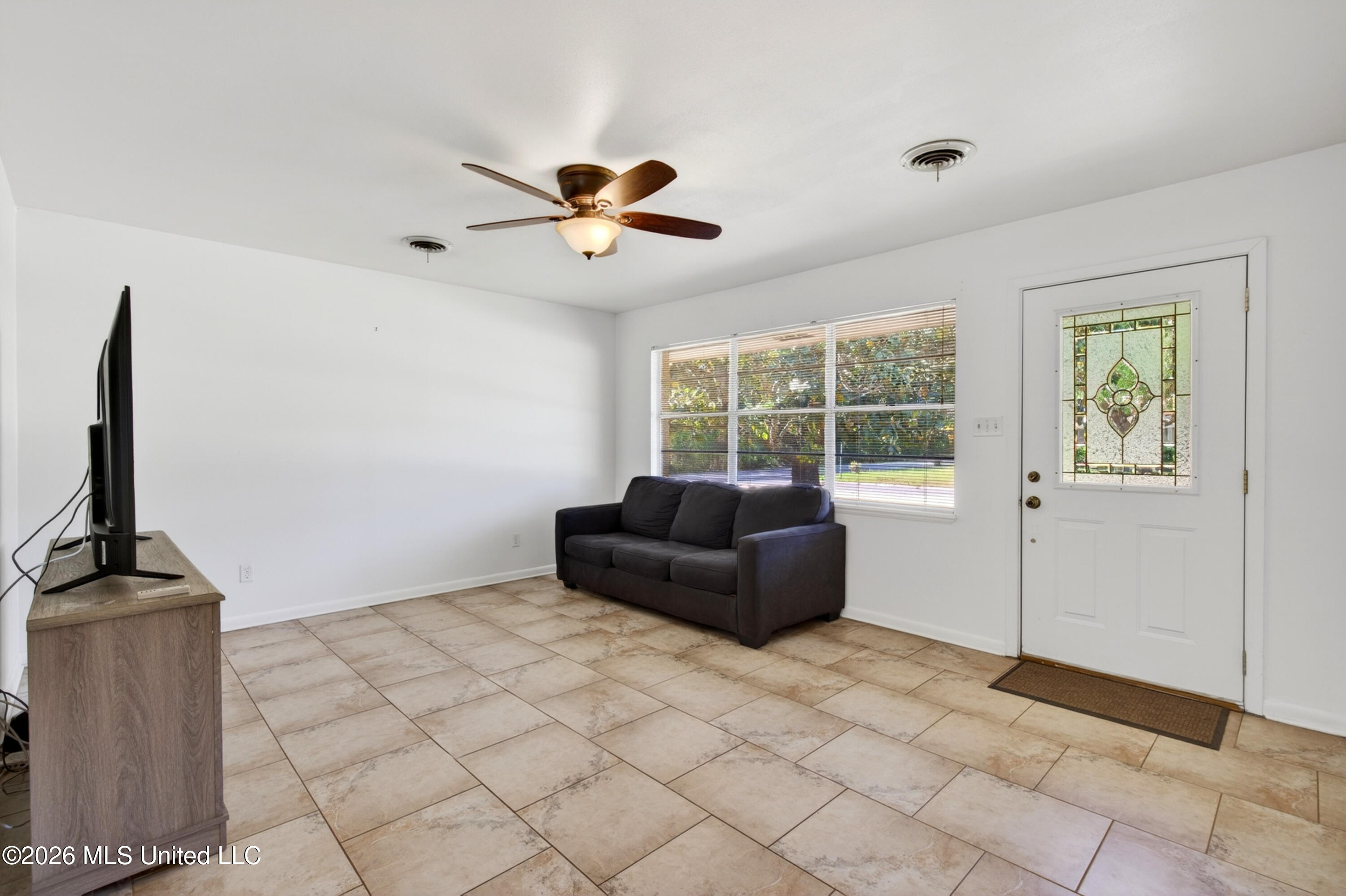 2535 Meadow Road Biloxi, MS 39531 - Photo 14 of 40 13