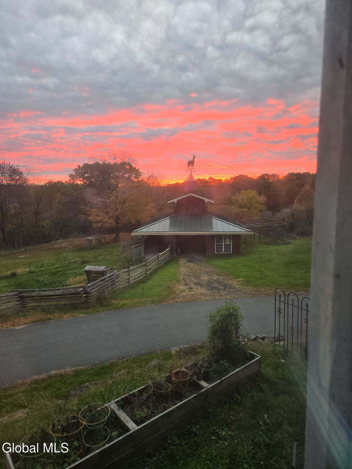 62 Tybush Lane Brunswick, NY 12180 - Photo 37 of 74 Sunset on Barn