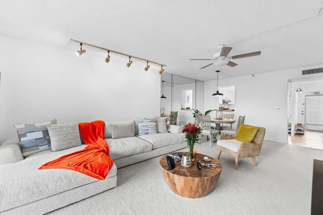 $1,800 | 14623 Bonaire Boulevard, Unit 405, Delray Beach, FL 33446
