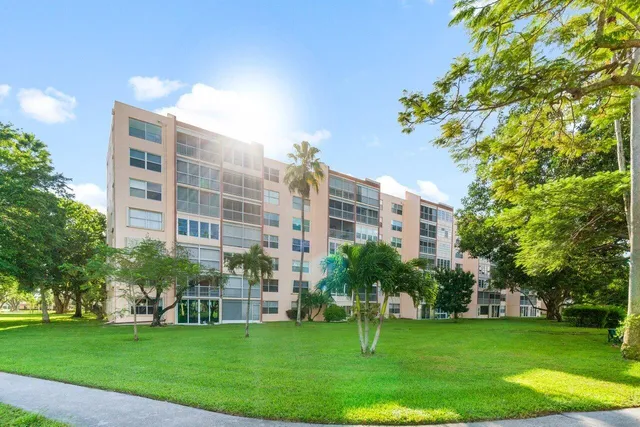 $1,800 | 14623 Bonaire Boulevard, Unit 405, Delray Beach, FL 33446