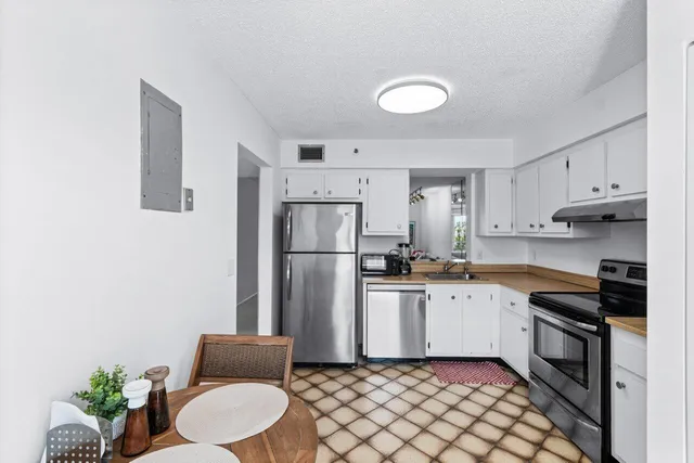 $1,800 | 14623 Bonaire Boulevard, Unit 405, Delray Beach, FL 33446