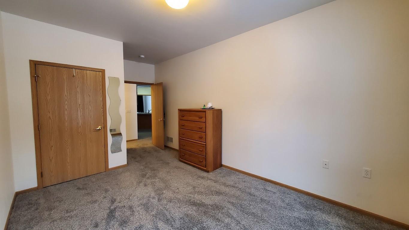 2226 Lower Afton Road St. Paul, MN 55119 - Photo 18 of 25