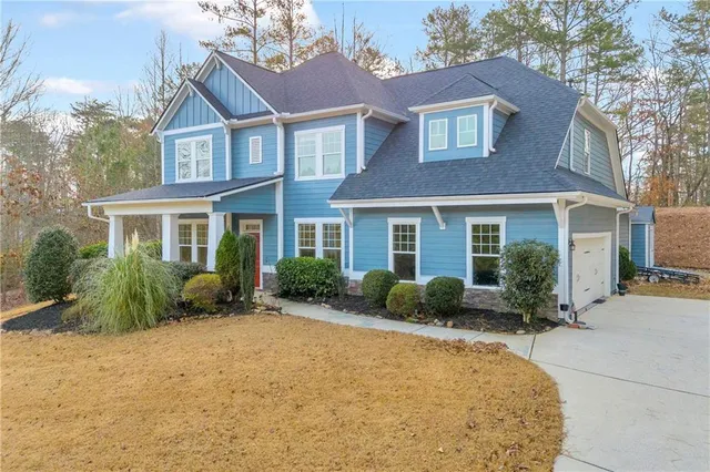 a view of backyard space