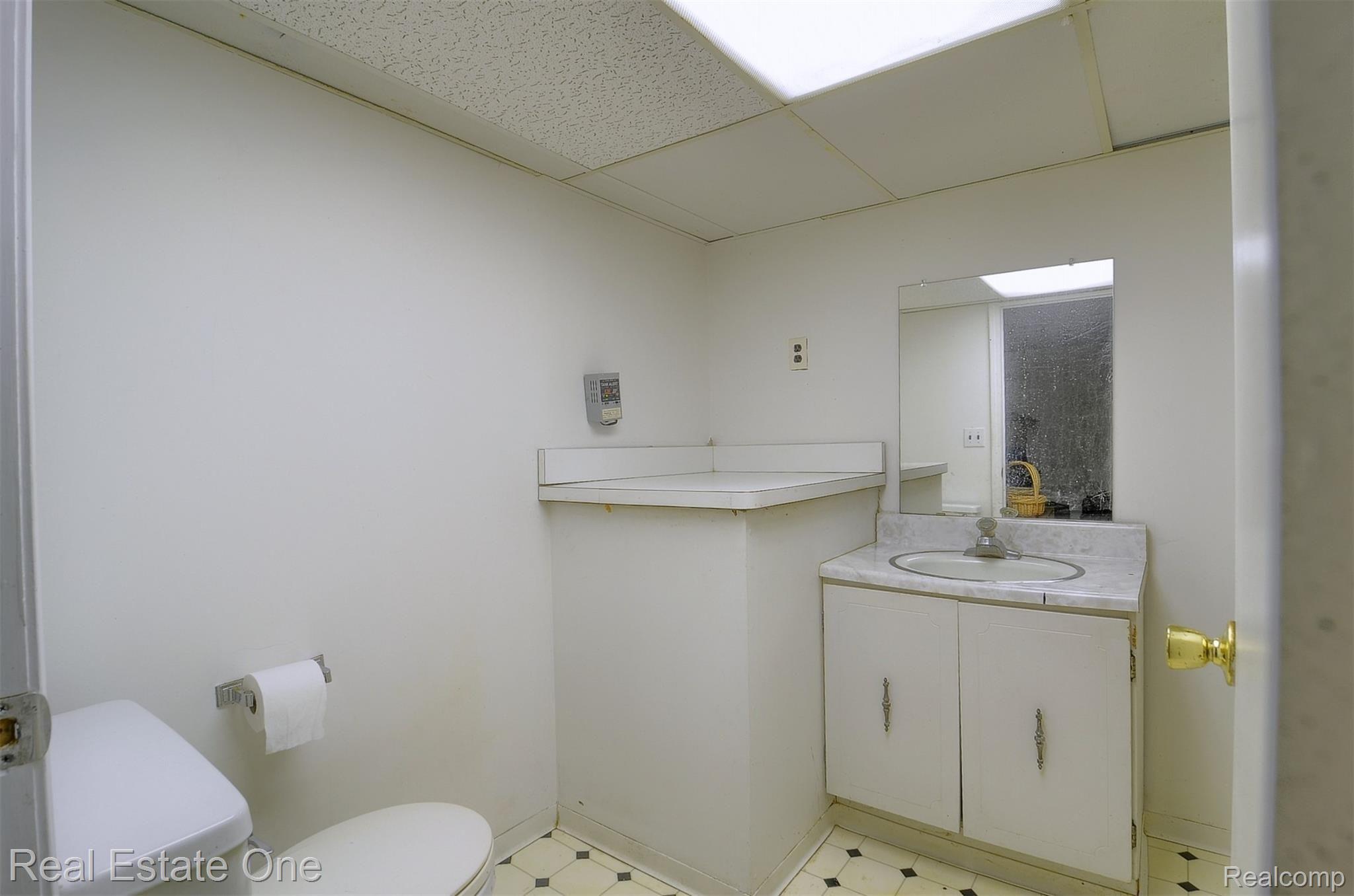 33877 Hunters Pointe Road Farmington, MI 48331 - Photo 38 of 44 155.jpg