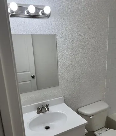 $1,150 | 522 East Woodard Street, Denison, TX 75021