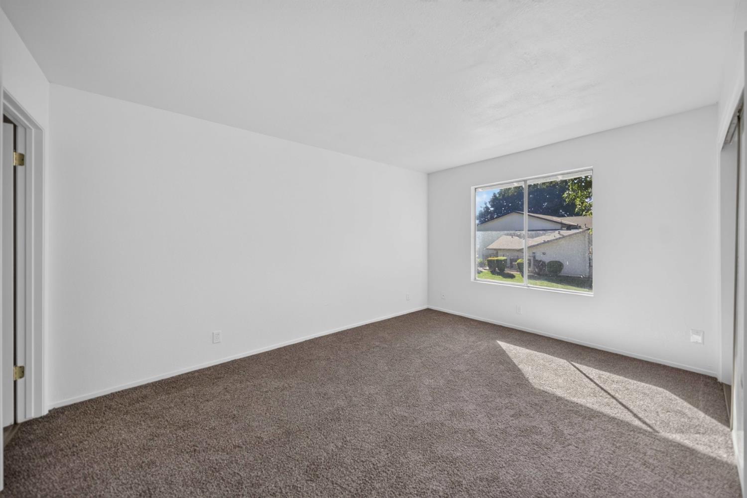 657 West Parlier Avenue, Unit 130 Reedley, CA 93654 - Photo 7 of 19 Gallery Image 7