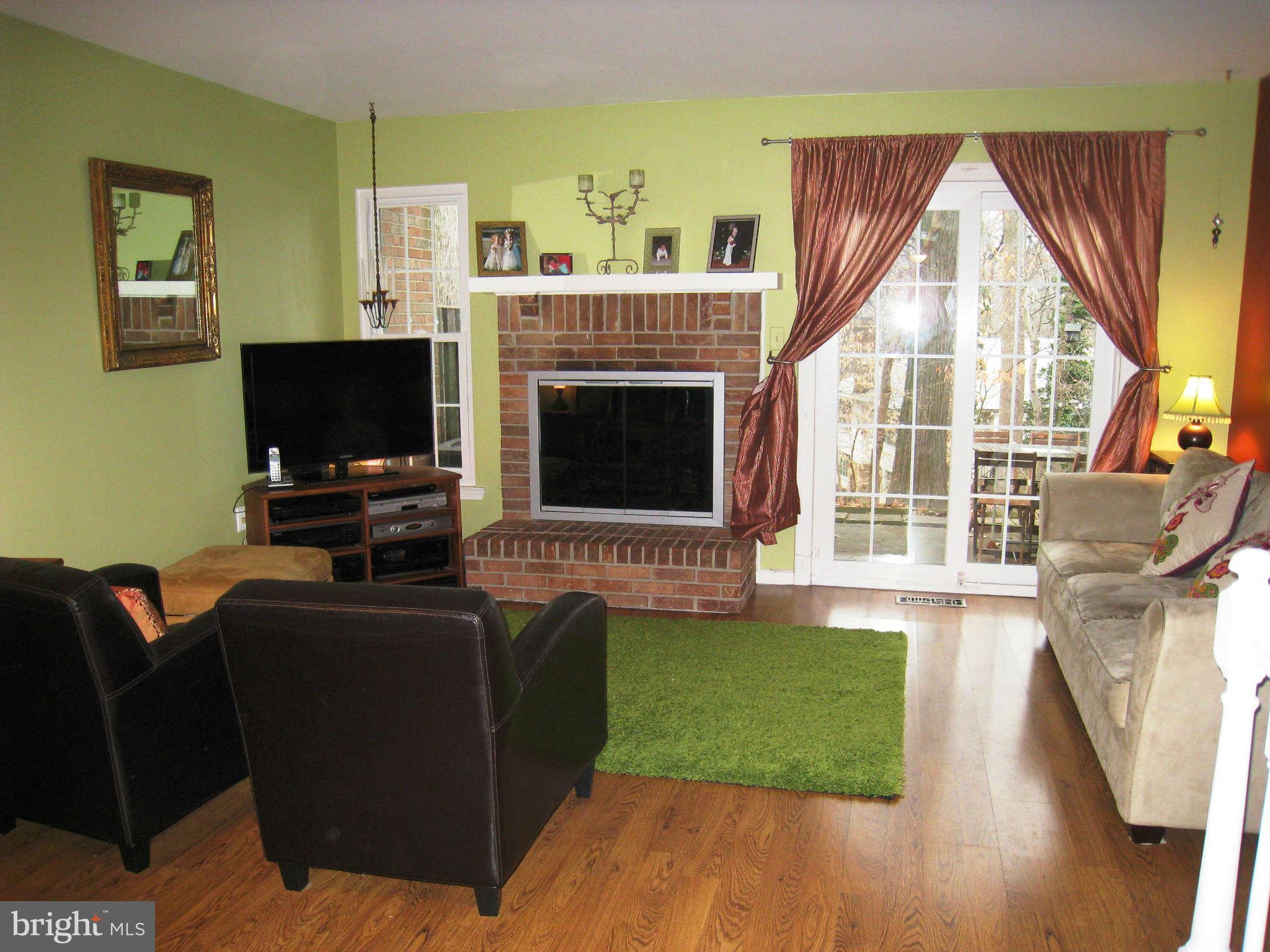 2044 Derby Ridge Lane Silver Spring, MD 20910 - Photo 5 of 14 Living Room