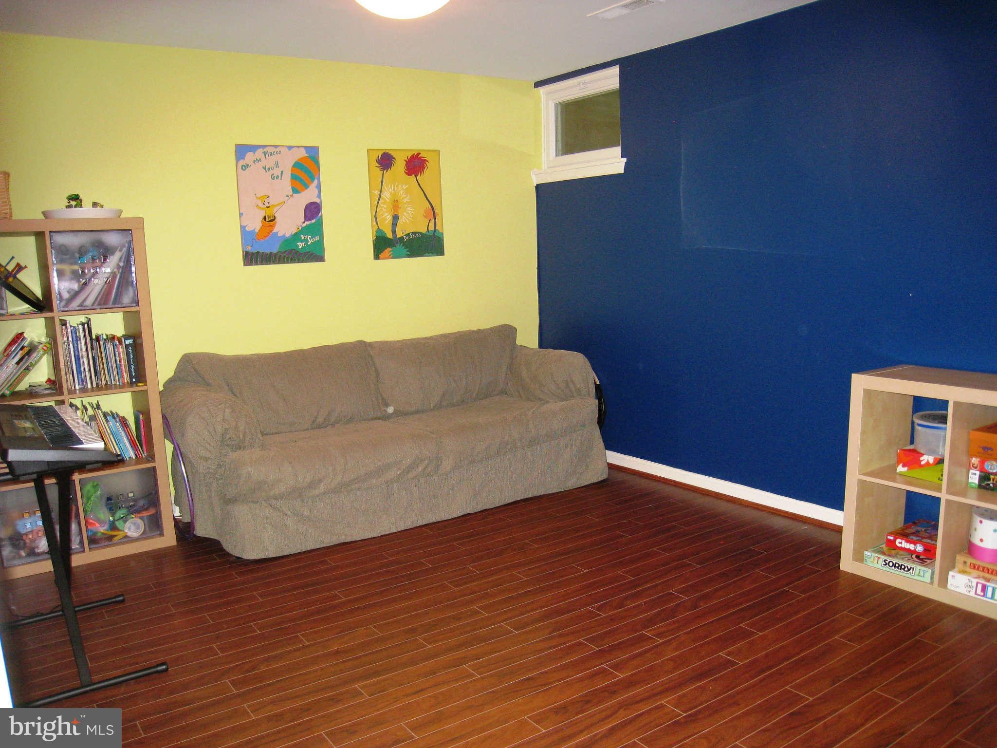 2044 Derby Ridge Lane Silver Spring, MD 20910 - Photo 10 of 14 Family Room