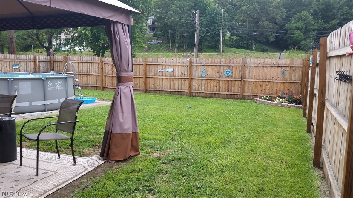 910 Plutus Avenue Chester, WV 26034 - Photo 8 of 9