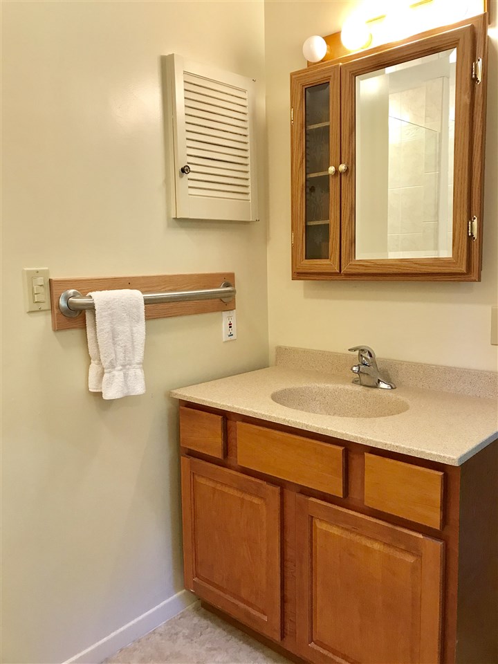 33 Gould Road Lebanon, NH 03784 - Photo 8 of 19 Gallery Image 8