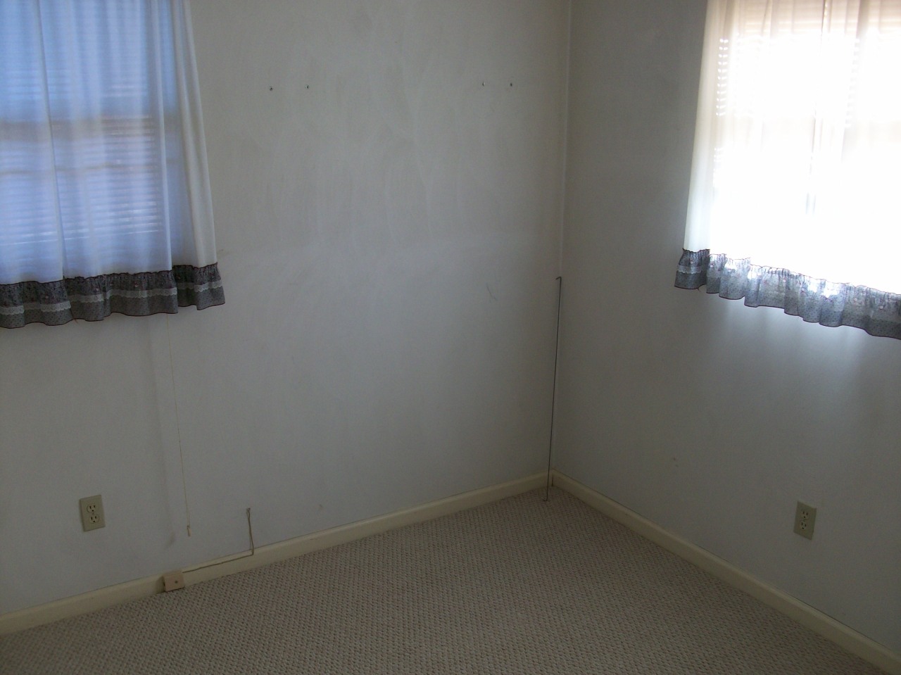 413 Fieldale Road Northeast Roanoke, VA 24012 - Photo 25 of 28 Fieldale Office or Walk-in Closet