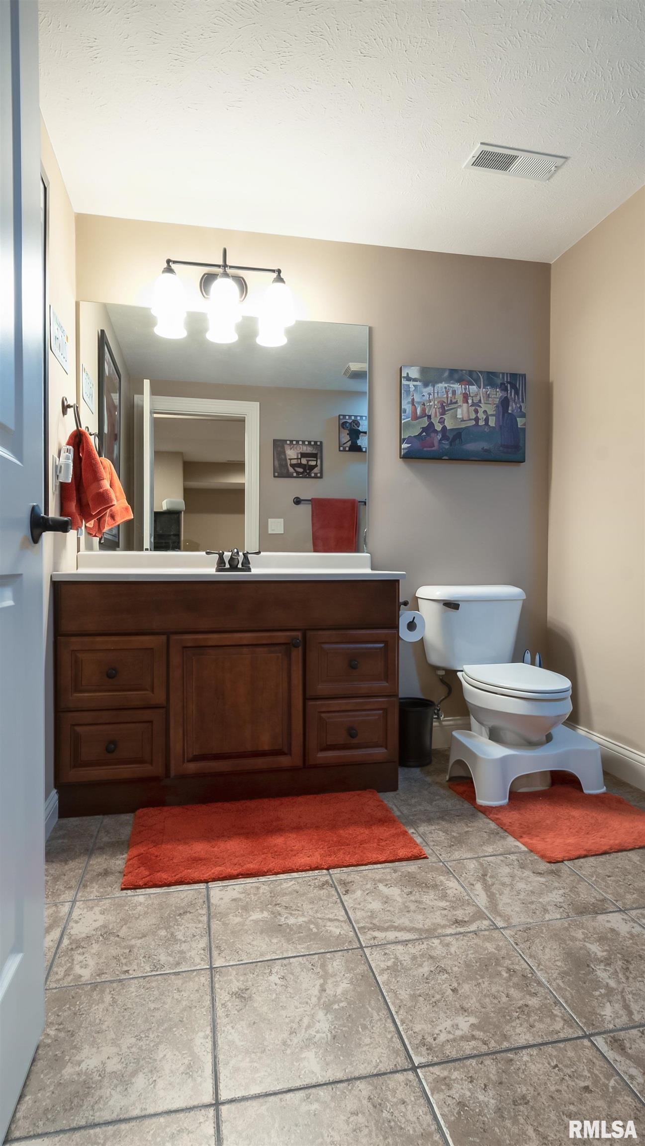 1409 Hickory Point Road Metamora, IL 61548 - Photo 21 of 57 Gallery Image 21
