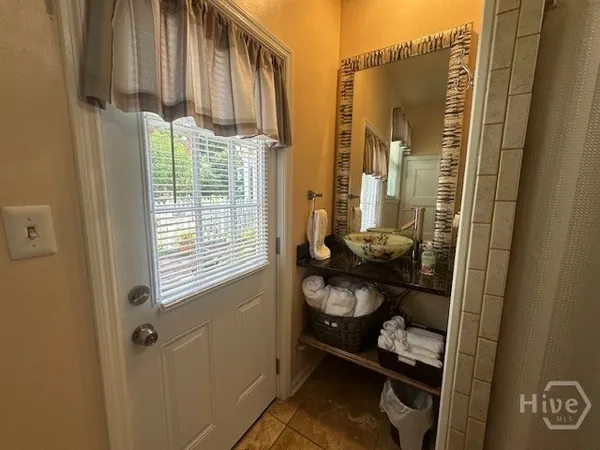 $1,600 | 30 East 67th Street, Unit A, Savannah, GA 31405