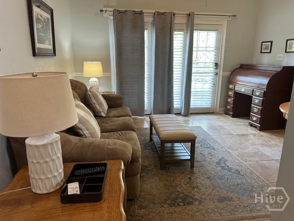 $1,600 | 30 East 67th Street, Unit A, Savannah, GA 31405