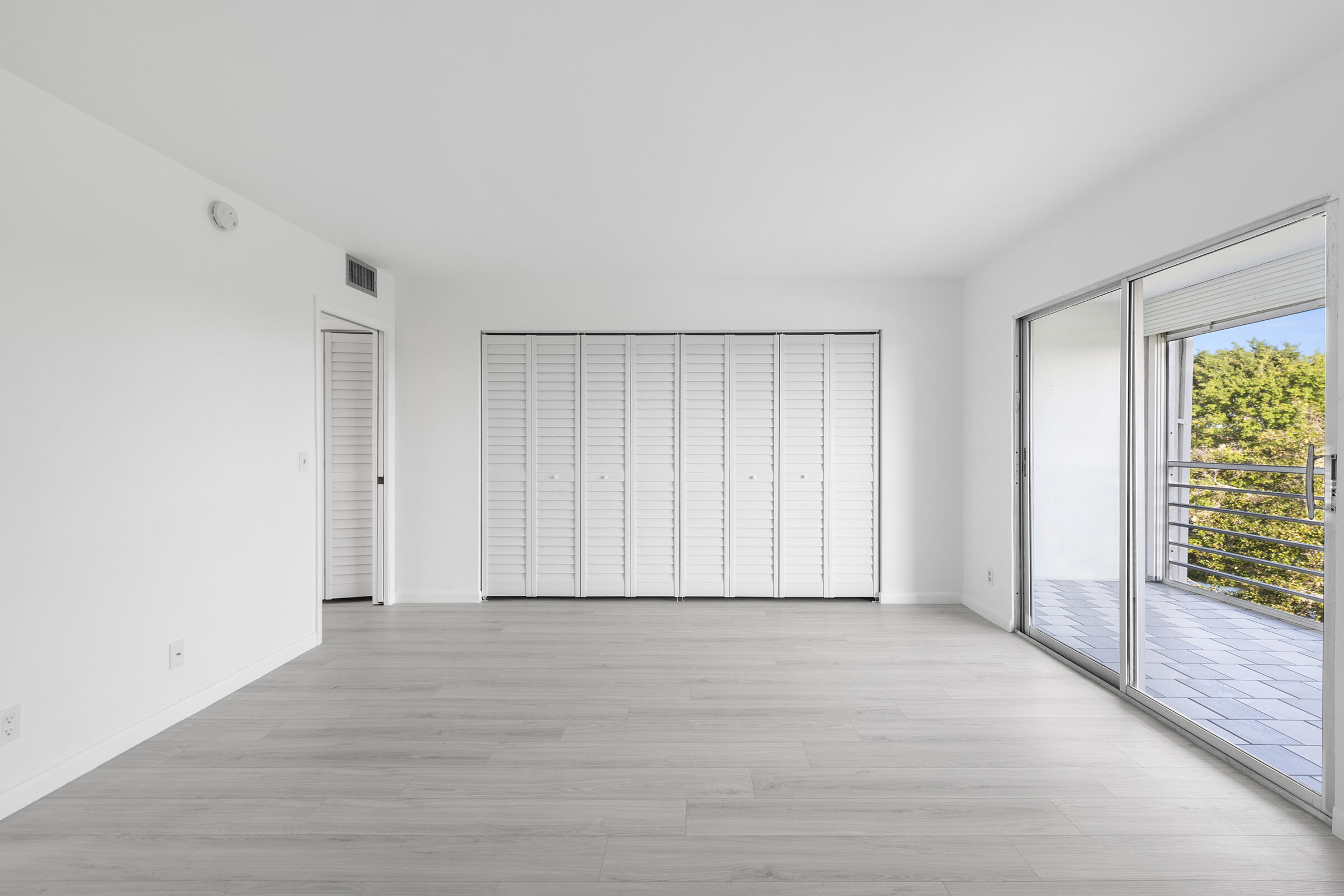 4043 Rexford Drive, Unit 4043 Boca Raton, FL 33434 - Photo 12 of 27 a view of an empty room with a window