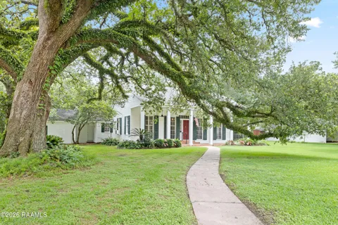 $349,999 | 401 Parkview Drive, New Iberia, LA 70563
