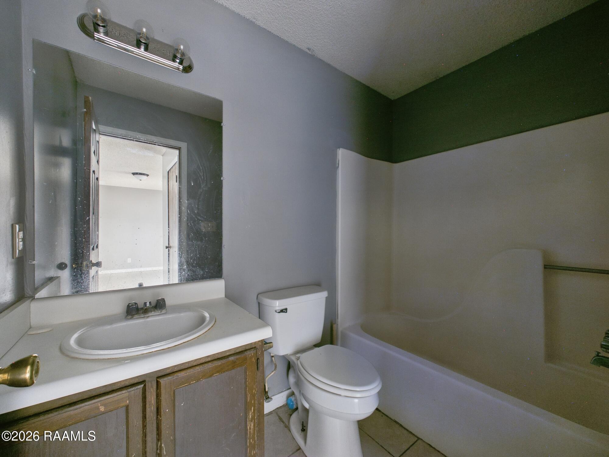 102 Limoges Street, Unit C Duson, LA 70529 - Photo 11 of 16 CAM06261G6-PR0032-STILL006