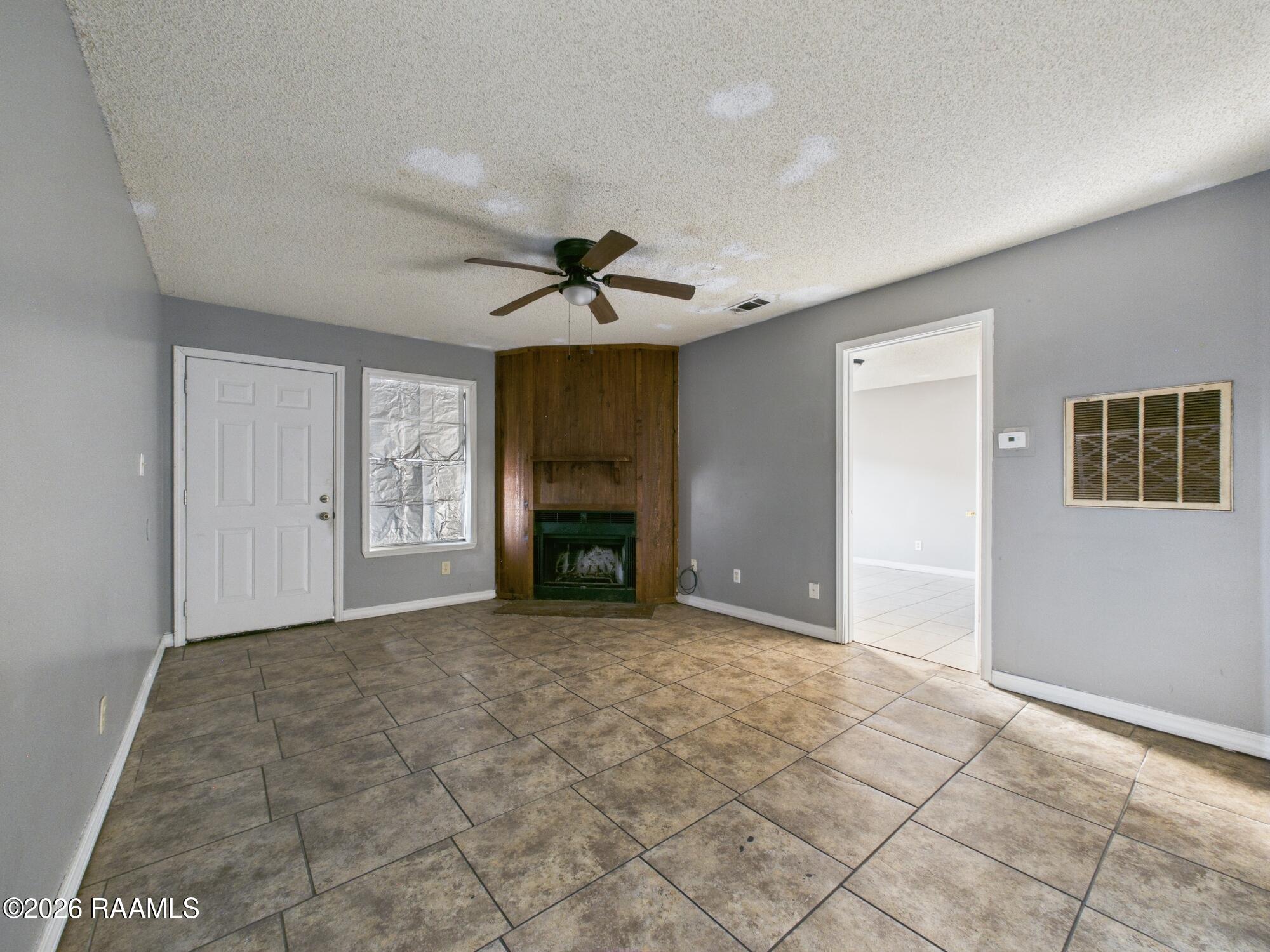 102 Limoges Street, Unit C Duson, LA 70529 - Photo 3 of 16 CAM06261G6-PR0032-STILL002