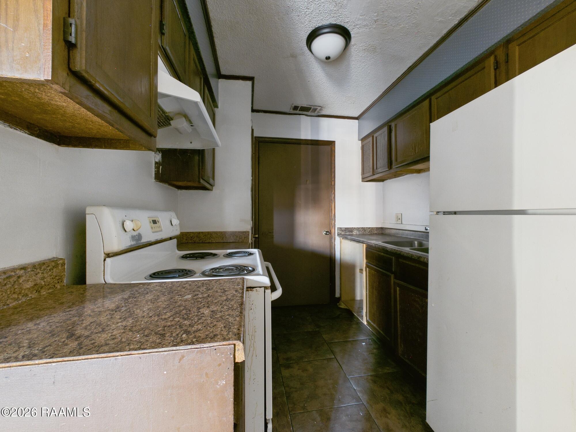 102 Limoges Street, Unit C Duson, LA 70529 - Photo 5 of 16 CAM06261G6-PR0032-STILL011