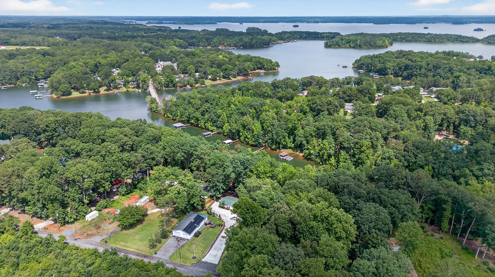 220 Bailey Circle Townville, SC 29689 - Photo 8 of 50