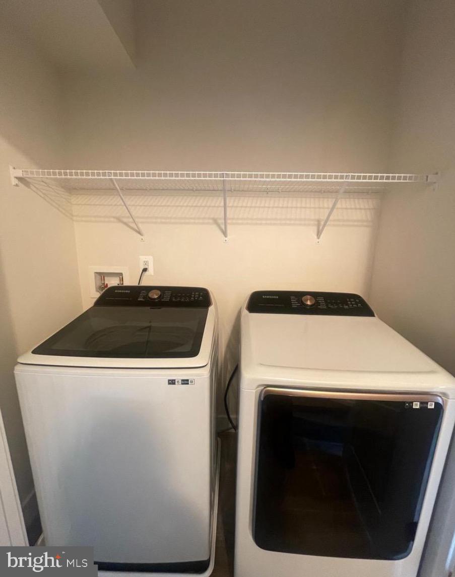 2228 South Glebe Road Arlington, VA 22204 - Photo 27 of 34 a utility room with dryer and washer