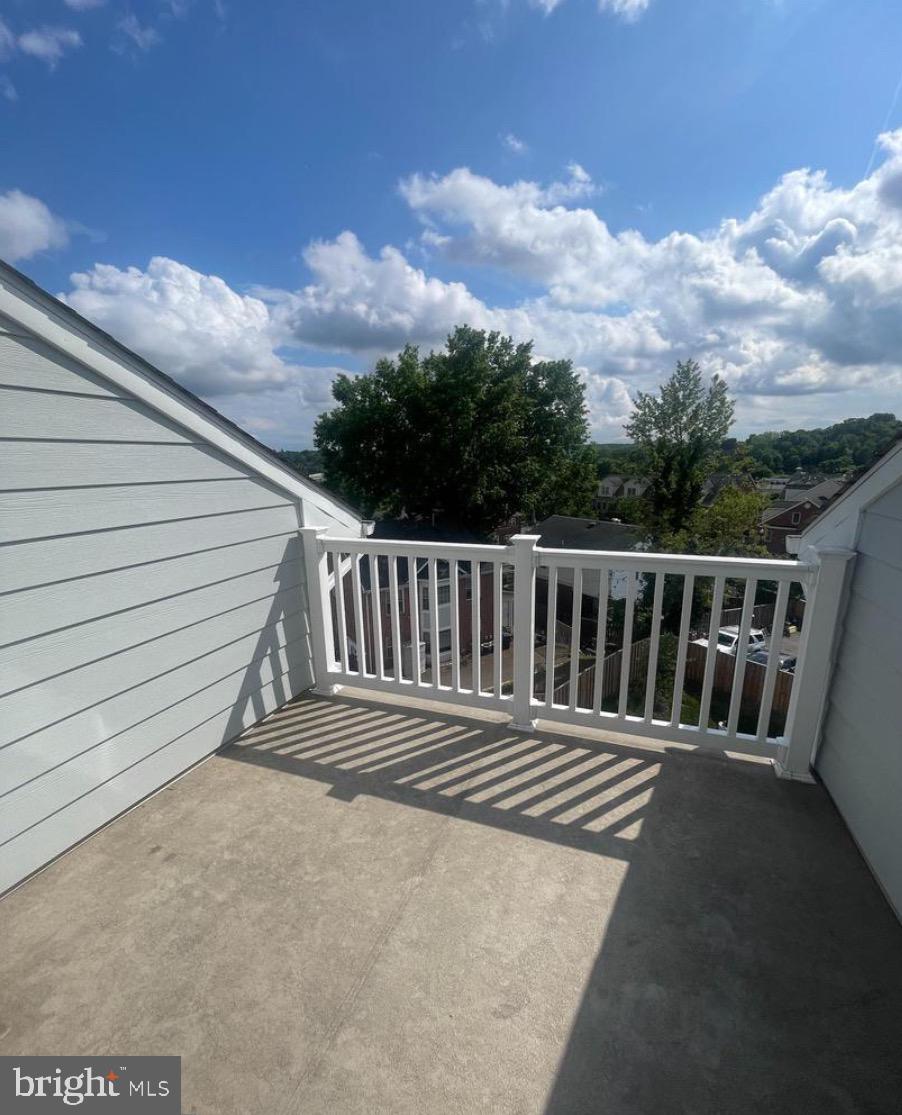 2228 South Glebe Road Arlington, VA 22204 - Photo 33 of 34 a view of a roof deck