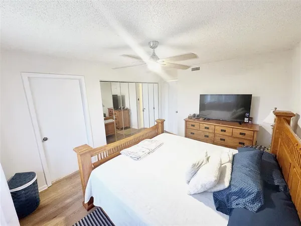 $250,000 | 715 Gardens Drive, Unit 203, Pompano Beach, FL 33069