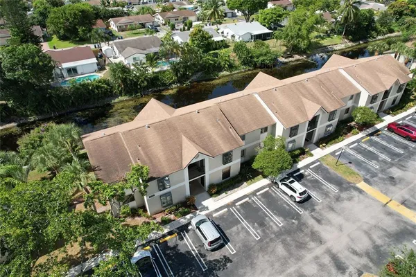 $250,000 | 715 Gardens Drive, Unit 203, Pompano Beach, FL 33069