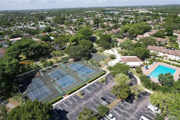 $250,000 | 715 Gardens Drive, Unit 203, Pompano Beach, FL 33069