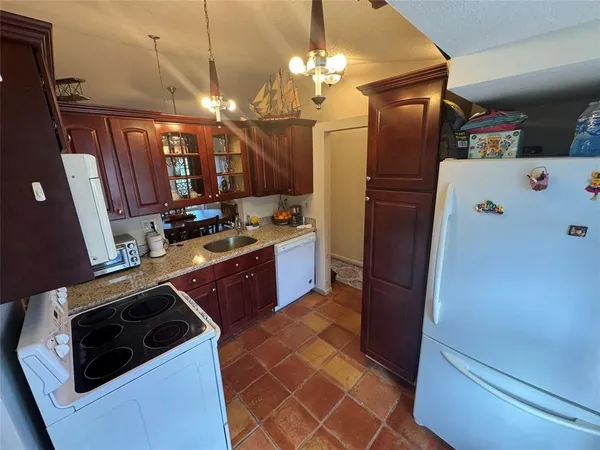 $250,000 | 715 Gardens Drive, Unit 203, Pompano Beach, FL 33069