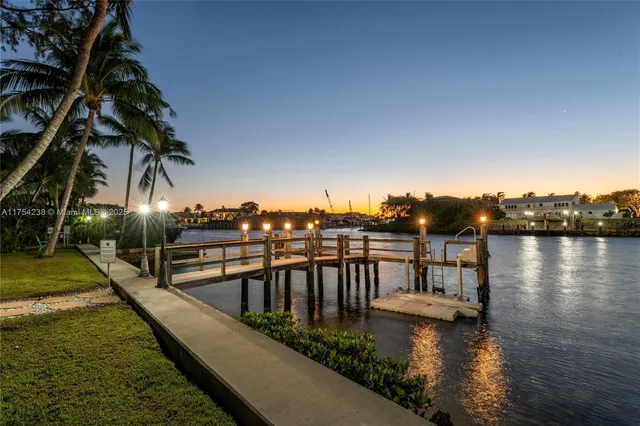 $30,000,000 | 1091 Hillsboro Mile, Hillsboro Beach, FL 33062