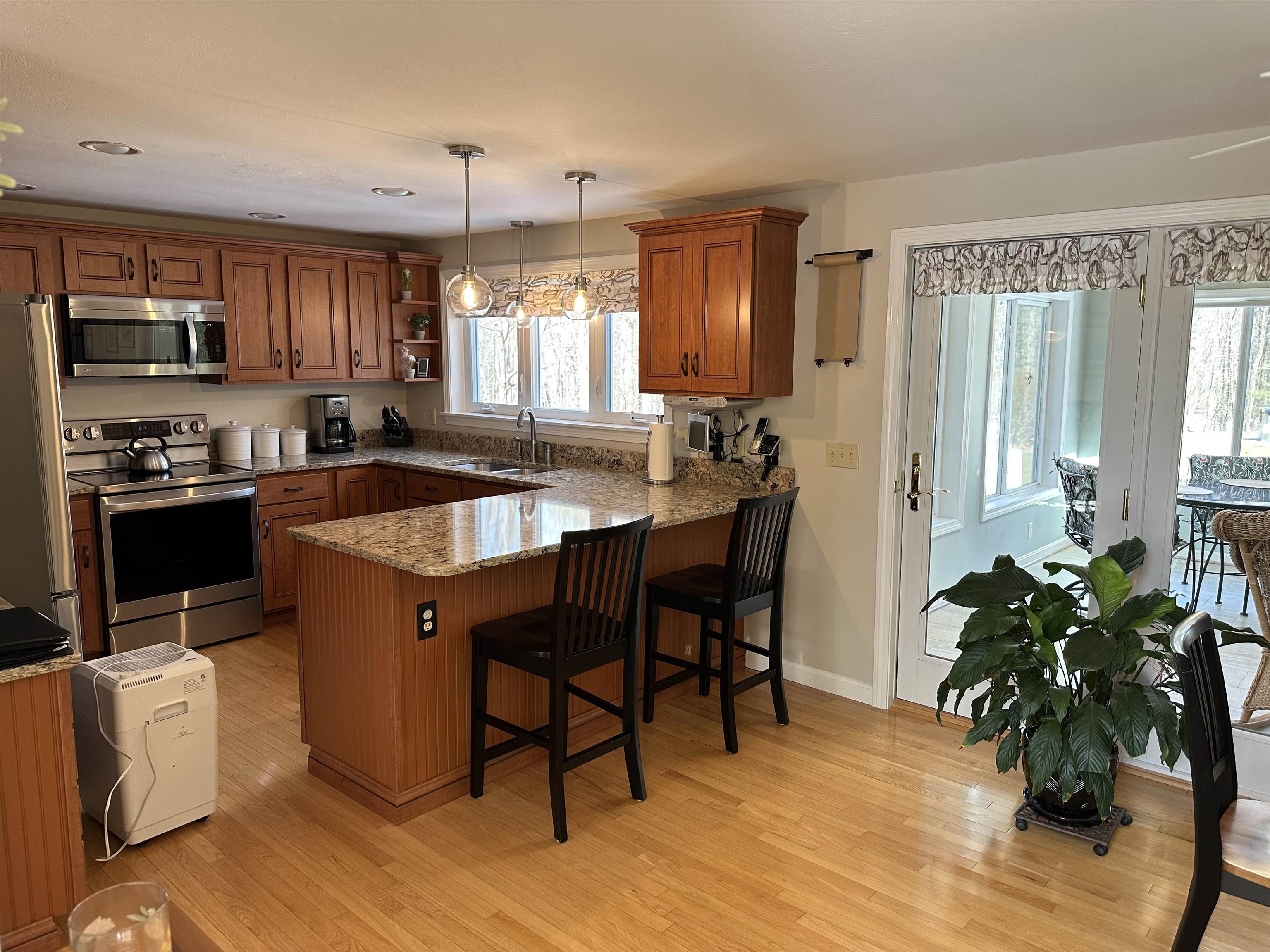 34 Beacon Hill Road Windham, NH 03087 - Photo 16 of 40