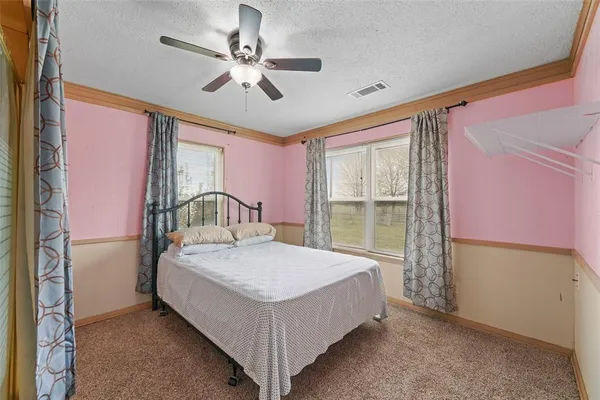 $1,600 | 411 County Road 3609, Edgewood, TX 75117