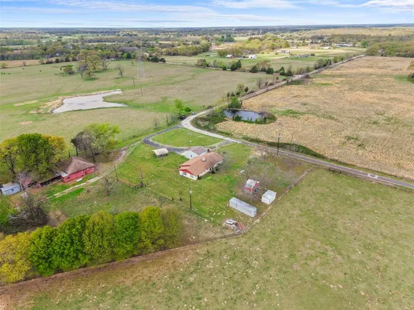 $1,600 | 411 County Road 3609, Edgewood, TX 75117