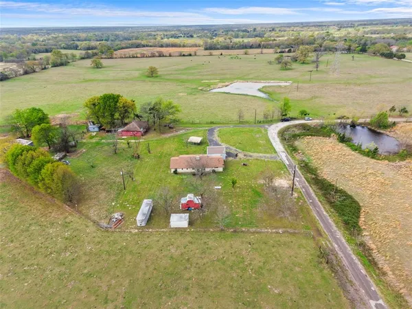 $1,600 | 411 County Road 3609, Edgewood, TX 75117