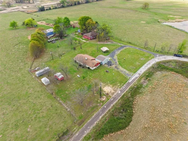 $1,600 | 411 County Road 3609, Edgewood, TX 75117