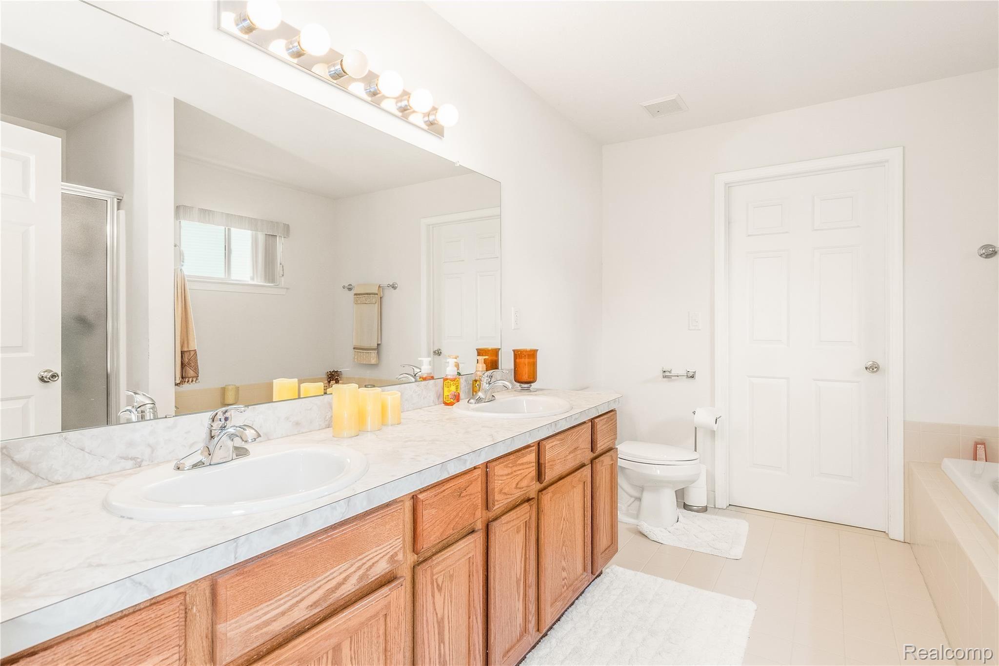 109 Rabbit Run Road Carleton, MI 48117 - Photo 29 of 42 109 Rabbit Run-9991.jpg