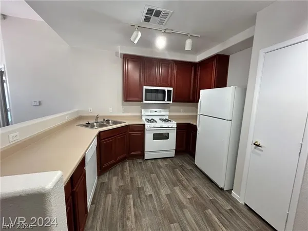 $1,425 | 10245 South Maryland Parkway, Unit 201, Las Vegas, NV 89183