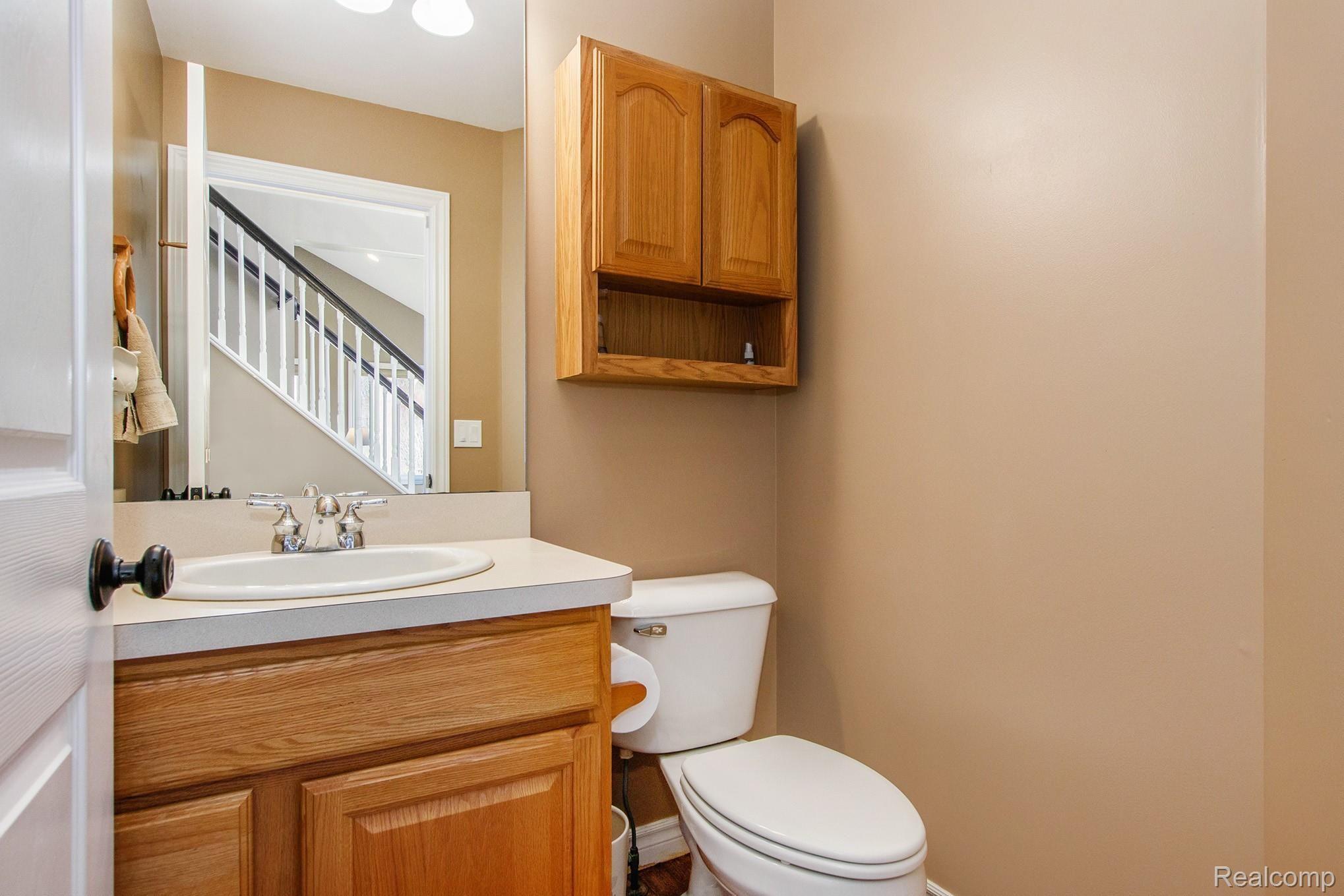 1174 Kile Road Metamora, MI 48455 - Photo 16 of 40 Main floor half bath