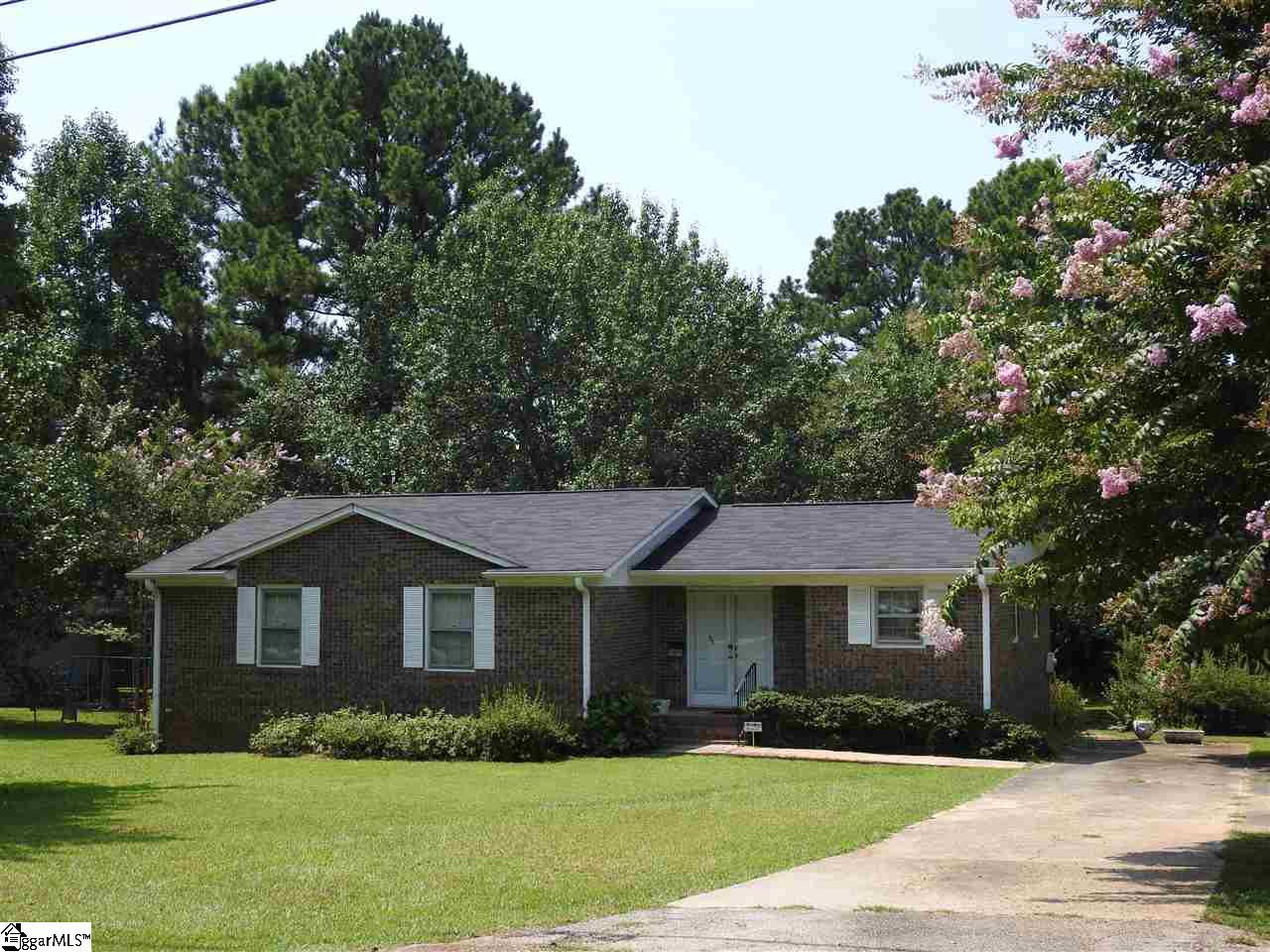 418 Fairview Road Laurens, SC 29360 - Photo 2 of 13 Gallery Image 2