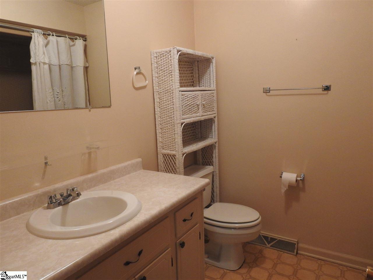418 Fairview Road Laurens, SC 29360 - Photo 7 of 13 Gallery Image 7