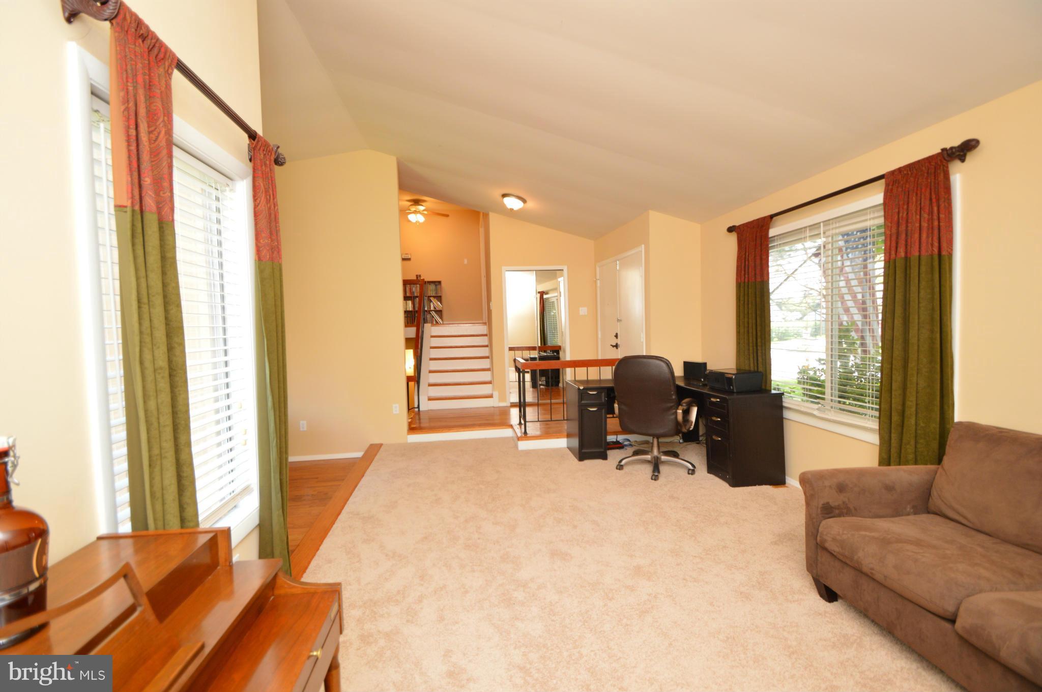 145 South Fox Road Sterling, VA 20164 - Photo 3 of 23 Living Room