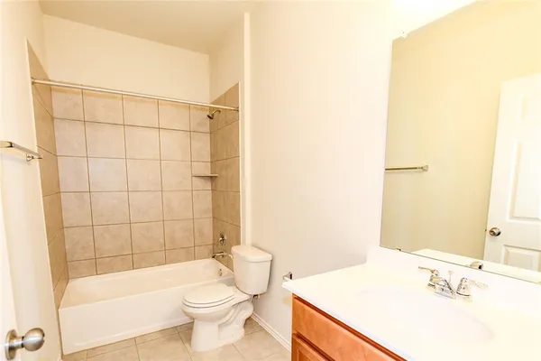 $1,800 | 259 Silktassel Way, Buda, TX 78610