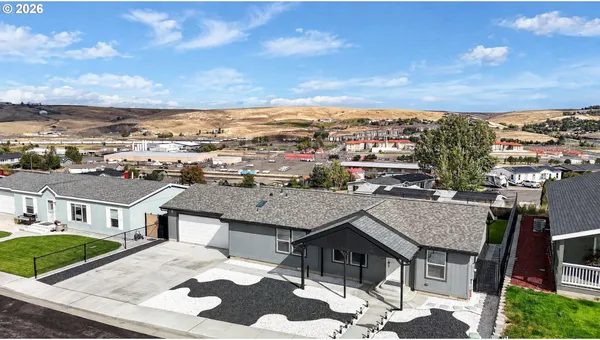 $350,000 | 3033 Southwest Terrace Drive, Pendleton, OR 97801