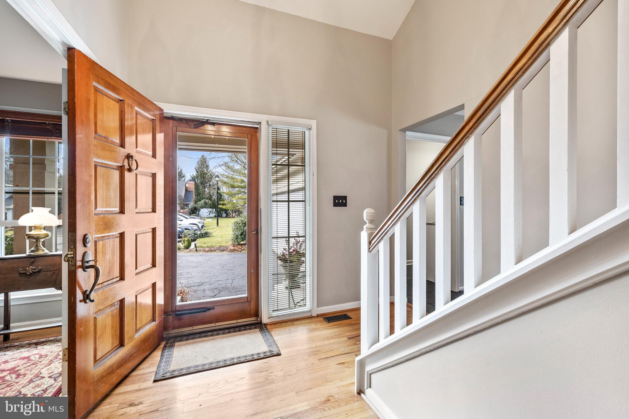 7 Nearfield Road Lutherville-Timonium, MD 21093 - Photo 2 of 35 Foyer