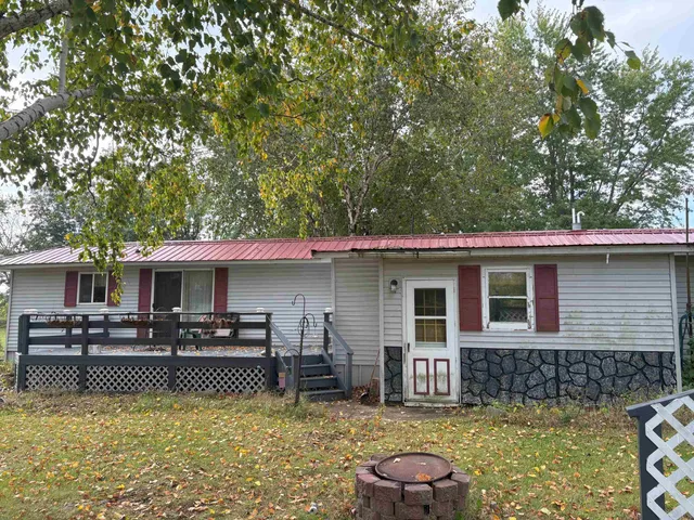 $175,000 | W4462 Old Green Lake Road, Princeton, WI 54968