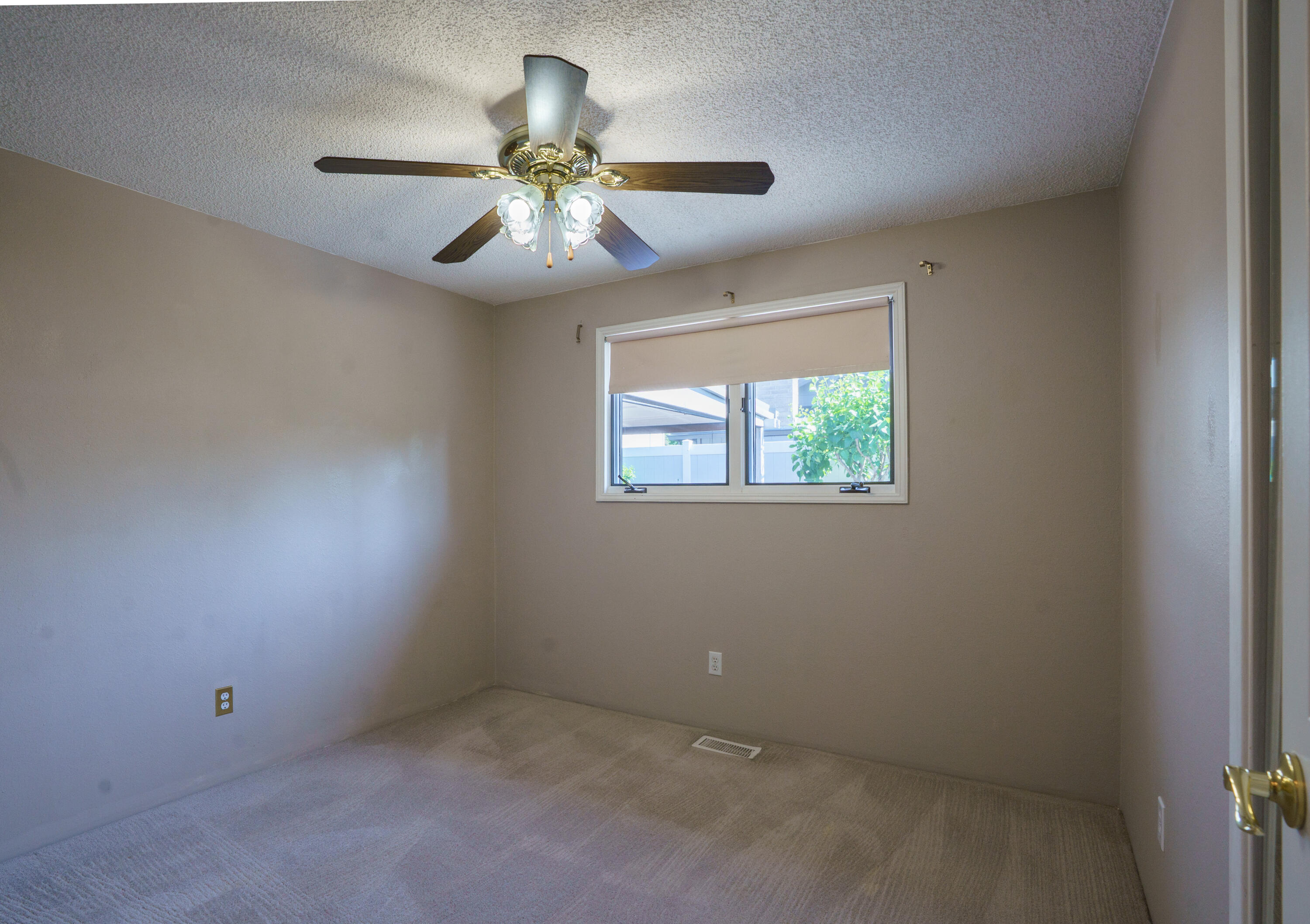 604 Hemlock Avenue Central Point, OR 97502 - Photo 18 of 26