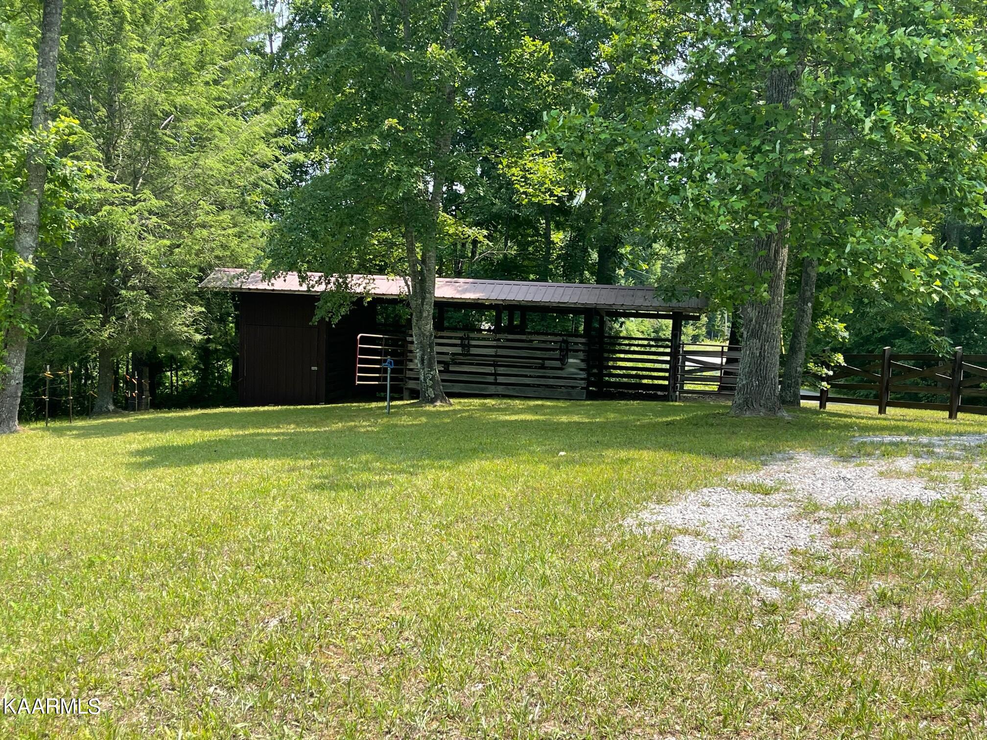 3557 Mt Helen Road Allardt, TN 38504 - Photo 1 of 15 sloop 9