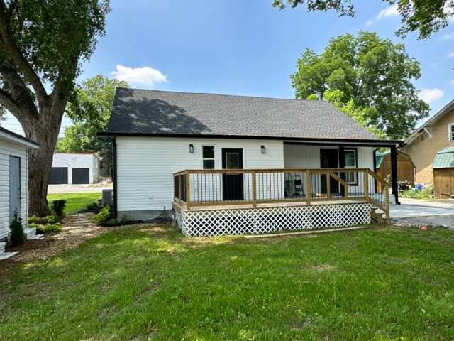 10267 Viola Road Morrison, TN 37357 - Photo 4 of 34 a front view of a house with a garden